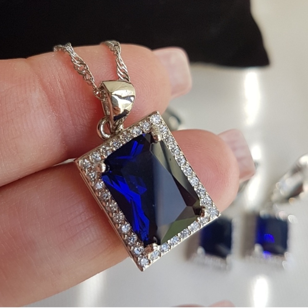 Swarovski Elements 925 Sterling Silver Emerald-cut Blue Pendant Necklace NEW - Picture 3 of 17